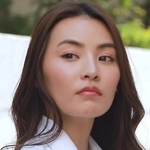 Amp is played by the actress Kapook Phatchara Thabthong (พัชรา ทับทอง).
