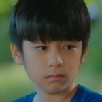Young Zee is portrayed by Thai actor Archawin Nanthiyakun (อาชาวิน นันทิยะกุล).