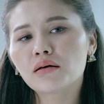 Jin is portrayed by the Thai actress Samantha Melanie Coates (ซาแมนท่า เมลานี่ โค้ทส์).