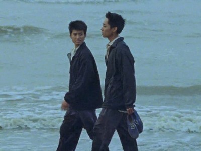 Viet and Nam are talking.