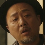 Kenji's boss is played by the actor Makita Sports (マキタスポーツ).