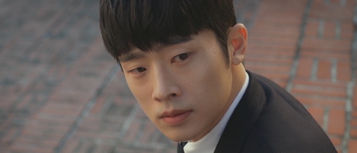 So many scenes in Where Your Eyes Linger rely on Kang Gook speaking with his eyes.