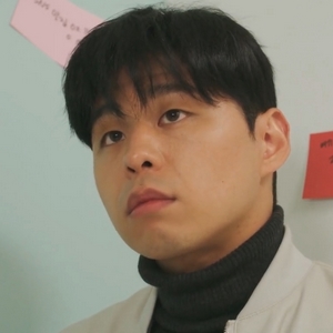 Pil Hyun is played by the actor Jeon Jae Yeong (전재영).