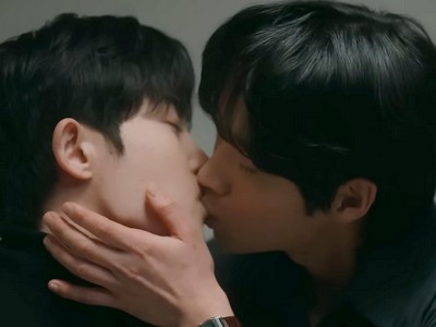 Yujun and Yeonho kiss in Winter Fever.