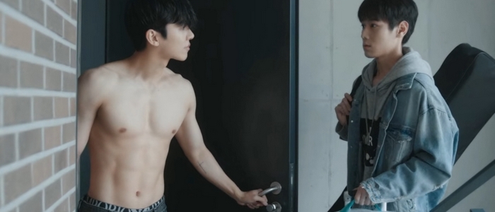 In Soo shows off his shirtless body to Sang Yi in the apartment.