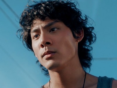 Hama-chan is portrayed by Taiwanese-Japanese actor Kota Kagami (各務孝太).