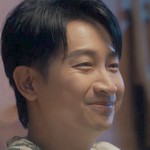 Uncle Hua is portrayed by Taiwanese actor Darren Chiu (邱凱偉).