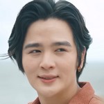 Sky is portrayed by the Thai actor Yoon Phusanu Wongsavanischakorn (ยุ่น ภูษณุ วงศาวณิชชากร).