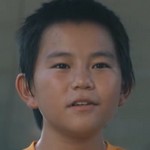 Tomoki is portrayed by child actor Tenta Banka (番家天嵩).