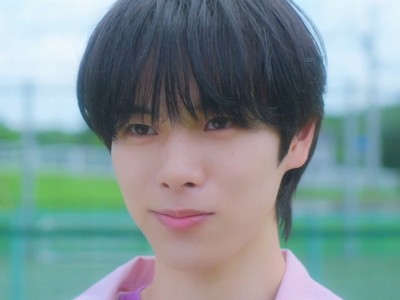 Hinata is portrayed by Japanese actor Ayuta Fukuda (福田歩汰).