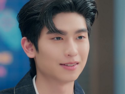 Fah is portrayed by Thai actor Thomas Teetut Chungmanirat (โทมัส ธีร์ทัศน์ จึงมณีรัตน์).