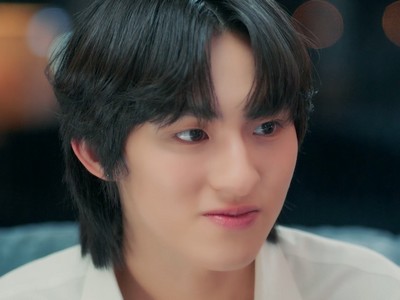 Teerak is portrayed by Thai actor Kong Kongpob Jirojmontri (ก้อง ก้องภพ จิโรจน์มนตรี).
