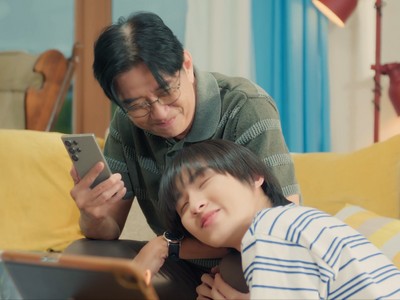 Teerak gets along with his father now.