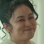Kaoru is portrayed by Mari Hamada (濱田マリ).