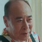 Yanagi is portrayed by Fuyuki Moto (モト冬樹).