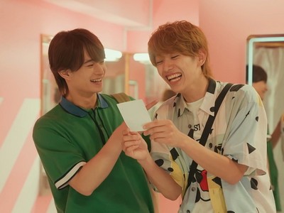 Natsuki and Souta are laughing.